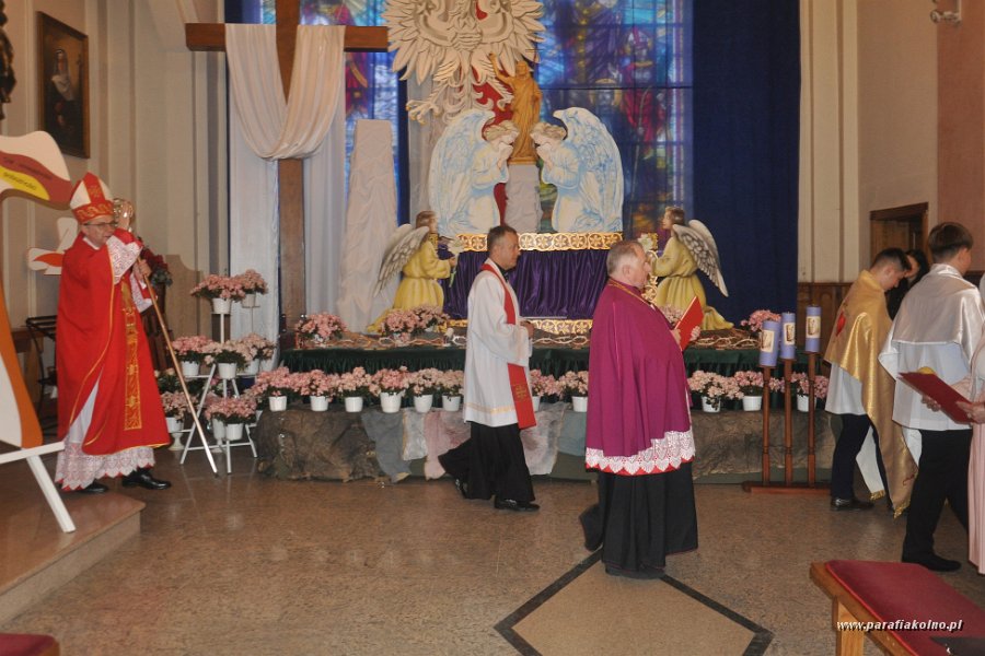 002 Procesja liturgiczna.jpg